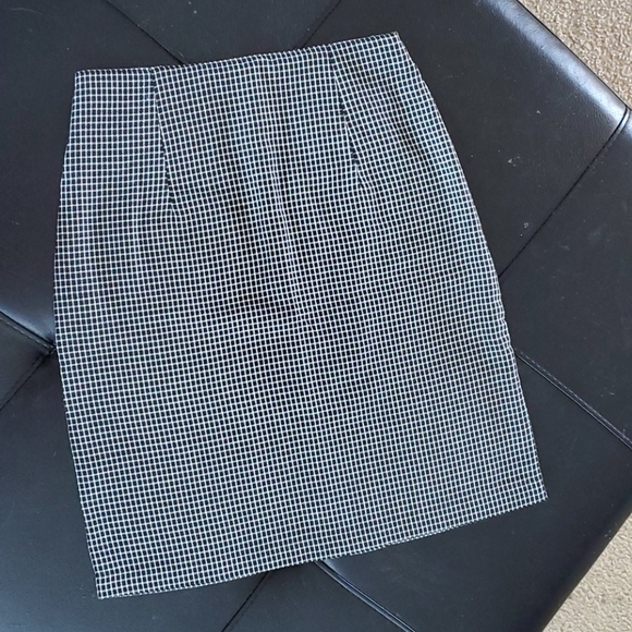 Ladies pencil skirt - Picture 1 of 5